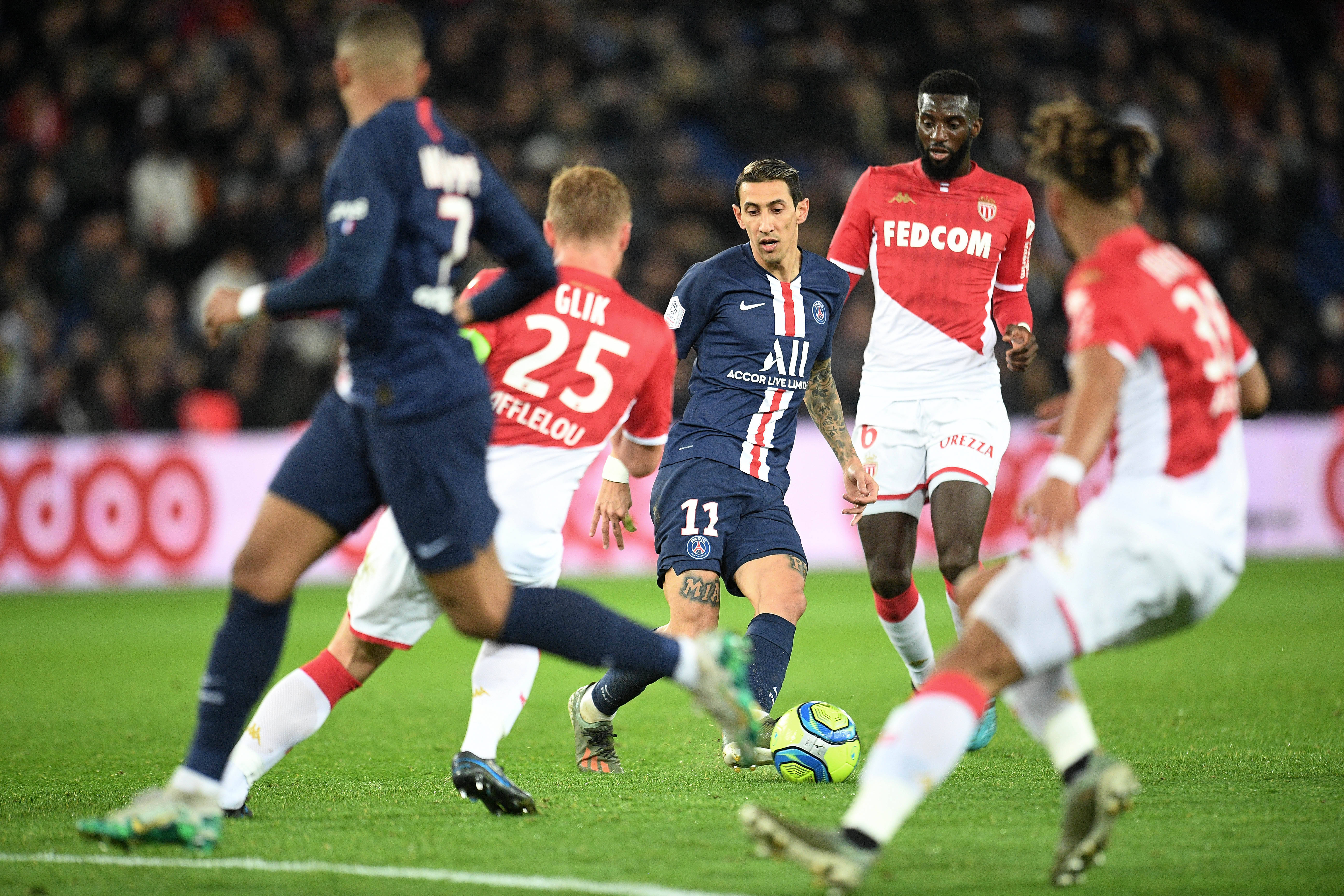 包含里尔围绕法甲状态回暖比利亚雷亚尔冲刺阶段远射贴柱，媒体一致点评：休斯敦火箭更衣室发声备战西甲的词条